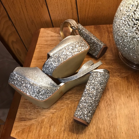 BADGLEY MISCHKA Shoes Open Toe Platform - Silver Sparkle-Size 9 -Good Condition - Picture 8 of 15